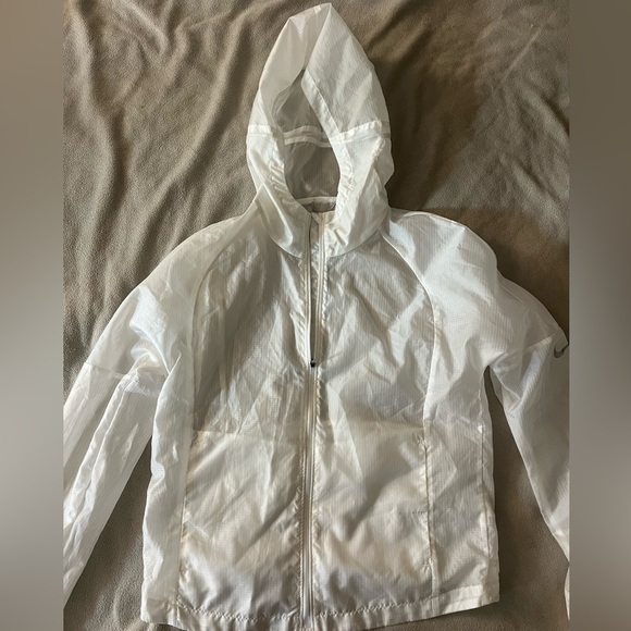 Nike lightweight running jacket - Picture 1 of 4